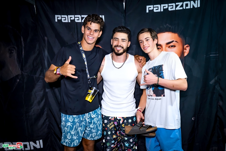 PAPAZONI 03-07-24 (3) Papazoni explodiu! Em plena quarta-feira mais de 5 mil pessoas no show da banda em Porto Seguro 10