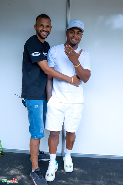 PAPAZONI 03-07-24 (38) Papazoni explodiu! Em plena quarta-feira mais de 5 mil pessoas no show da banda em Porto Seguro 44