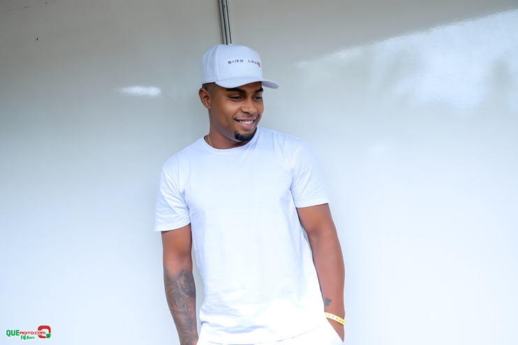 PAPAZONI 03-07-24 (42) Papazoni explodiu! Em plena quarta-feira mais de 5 mil pessoas no show da banda em Porto Seguro 48