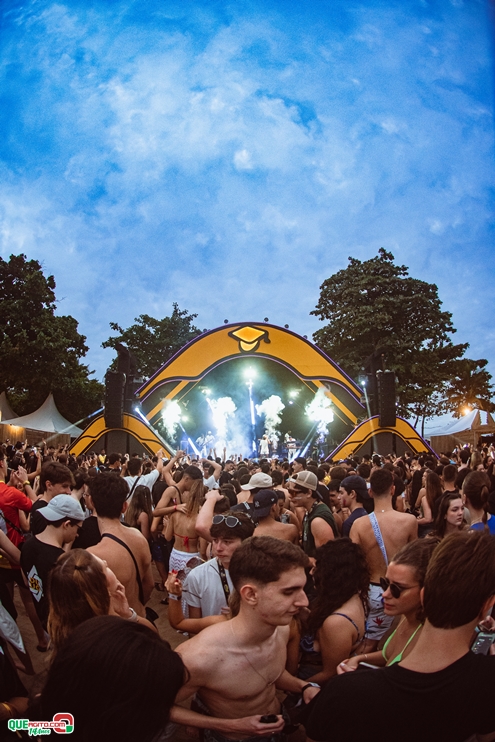 PAPAZONI 03-07-24 (65) Papazoni explodiu! Em plena quarta-feira mais de 5 mil pessoas no show da banda em Porto Seguro 66