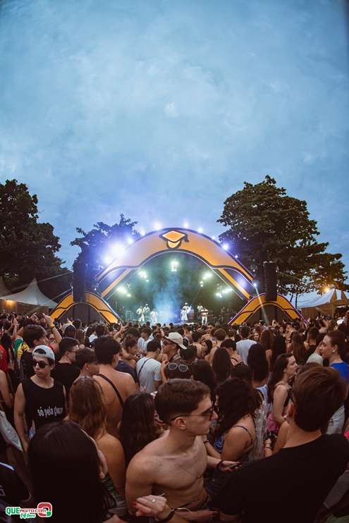 PAPAZONI 03-07-24 (67) Papazoni explodiu! Em plena quarta-feira mais de 5 mil pessoas no show da banda em Porto Seguro 67