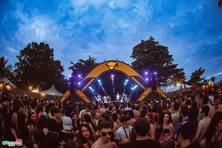 PAPAZONI 03-07-24 (69) Papazoni explodiu! Em plena quarta-feira mais de 5 mil pessoas no show da banda em Porto Seguro 68