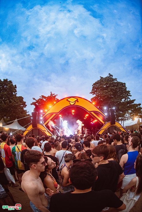 PAPAZONI 03-07-24 (72) Papazoni explodiu! Em plena quarta-feira mais de 5 mil pessoas no show da banda em Porto Seguro 70