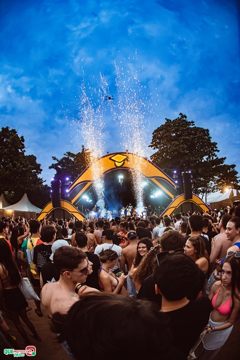 Papazoni explodiu! Em plena quarta-feira mais de 5 mil pessoas no show da banda em Porto Seguro 5