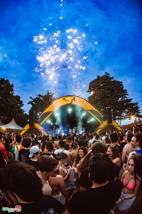 PAPAZONI 03-07-24 (78) Papazoni explodiu! Em plena quarta-feira mais de 5 mil pessoas no show da banda em Porto Seguro 73