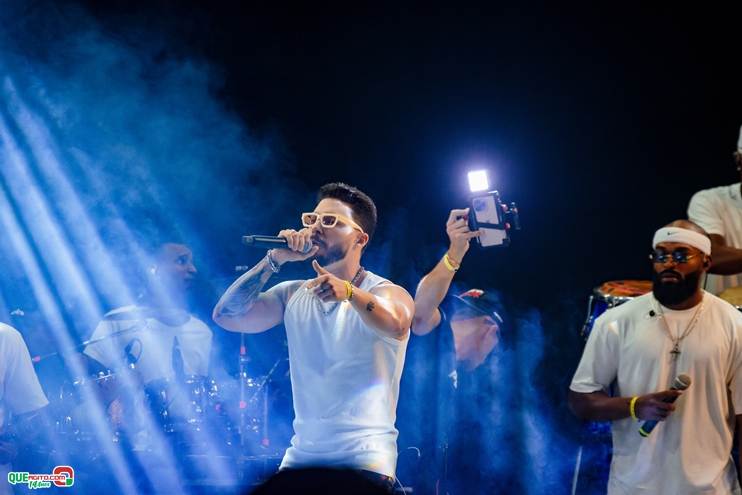 PAPAZONI 03-07-24 (88) Papazoni explodiu! Em plena quarta-feira mais de 5 mil pessoas no show da banda em Porto Seguro 82