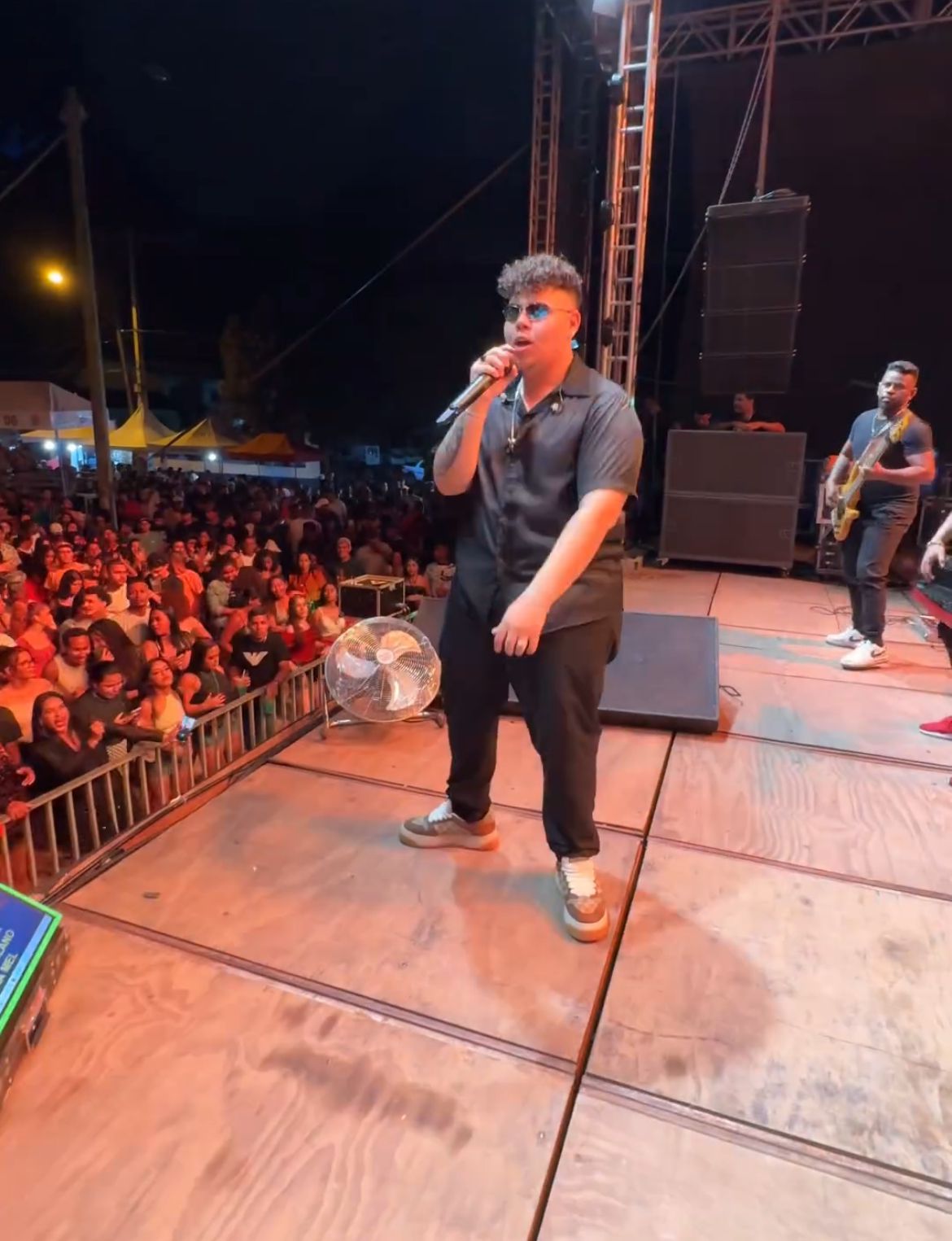 Rogerinho, Israel Novaes, Kannário, Babado Novo e Tays Reis animam noite de sábado do Pedrão Elétrico 5