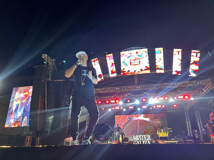 FECHOU COM CHAVE DE OURO: Segundo dia de Vila do Forró no Centauro reúne milhares de pessoas nos shows de Netto Brito, Silfarley e Larissa Gomes 51
