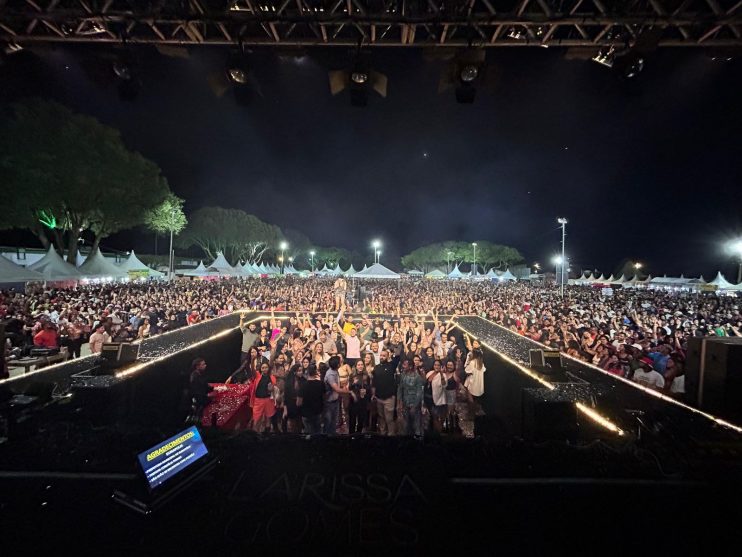 FECHOU COM CHAVE DE OURO: Segundo dia de Vila do Forró no Centauro reúne milhares de pessoas nos shows de Netto Brito, Silfarley e Larissa Gomes 42