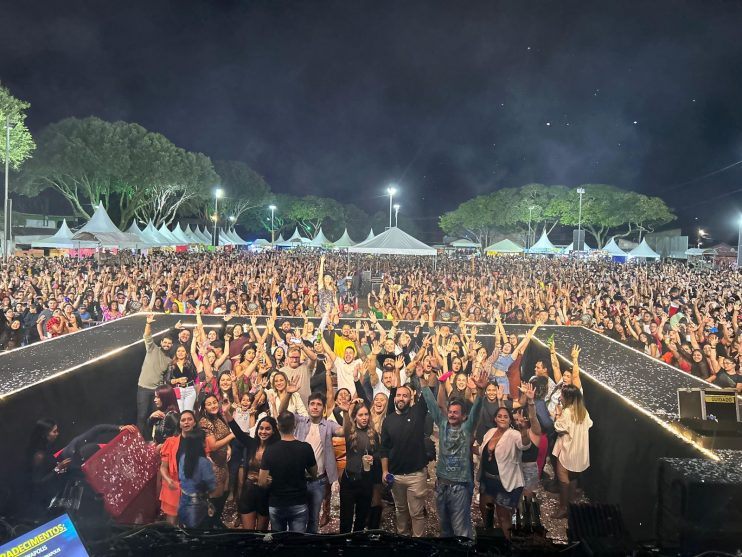 FECHOU COM CHAVE DE OURO: Segundo dia de Vila do Forró no Centauro reúne milhares de pessoas nos shows de Netto Brito, Silfarley e Larissa Gomes 41