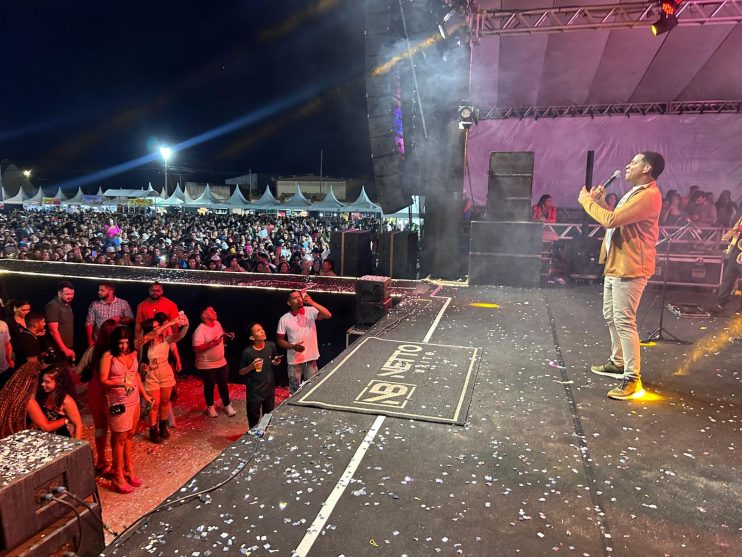 FECHOU COM CHAVE DE OURO: Segundo dia de Vila do Forró no Centauro reúne milhares de pessoas nos shows de Netto Brito, Silfarley e Larissa Gomes 27
