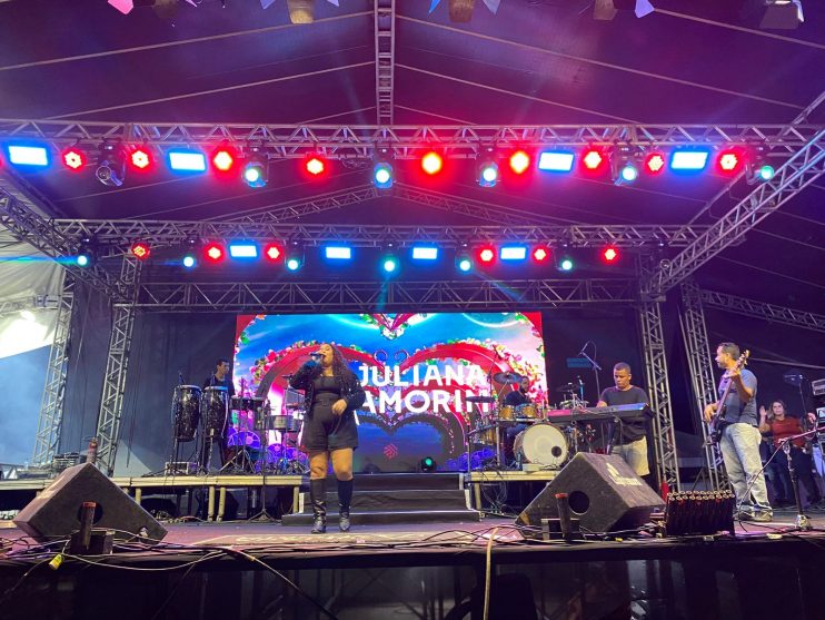 FECHOU COM CHAVE DE OURO: Segundo dia de Vila do Forró no Centauro reúne milhares de pessoas nos shows de Netto Brito, Silfarley e Larissa Gomes 26