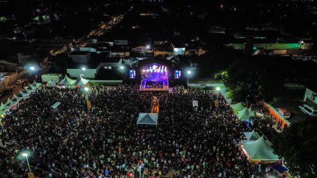 FECHOU COM CHAVE DE OURO: Segundo dia de Vila do Forró no Centauro reúne milhares de pessoas nos shows de Netto Brito, Silfarley e Larissa Gomes 4