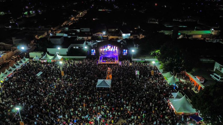 FECHOU COM CHAVE DE OURO: Segundo dia de Vila do Forró no Centauro reúne milhares de pessoas nos shows de Netto Brito, Silfarley e Larissa Gomes 4