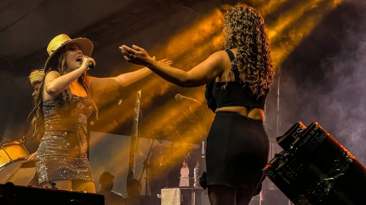 FECHOU COM CHAVE DE OURO: Segundo dia de Vila do Forró no Centauro reúne milhares de pessoas nos shows de Netto Brito, Silfarley e Larissa Gomes 15