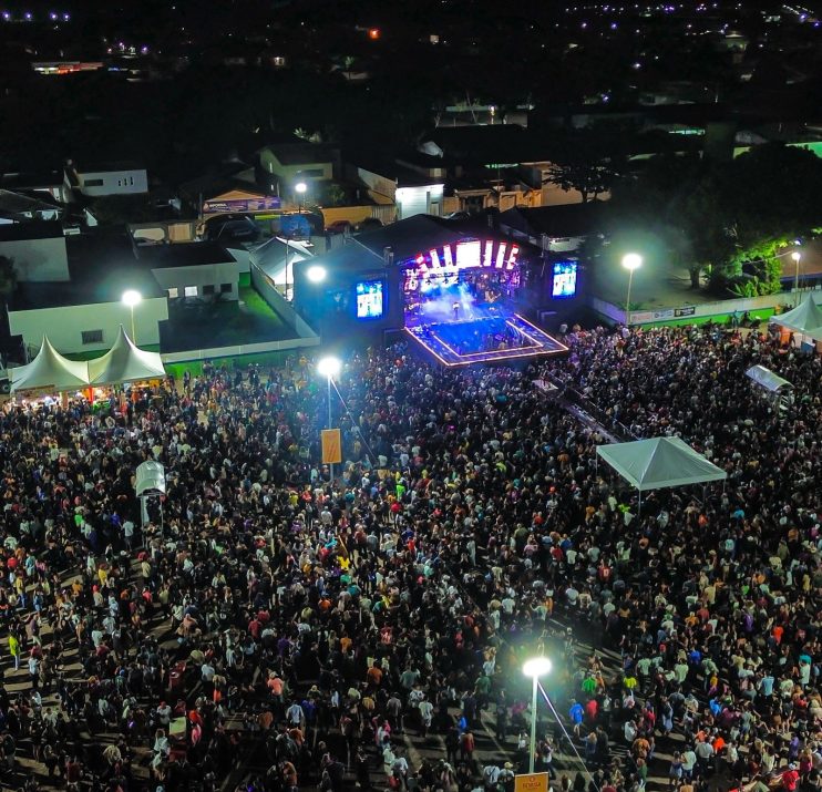 FECHOU COM CHAVE DE OURO: Segundo dia de Vila do Forró no Centauro reúne milhares de pessoas nos shows de Netto Brito, Silfarley e Larissa Gomes 12