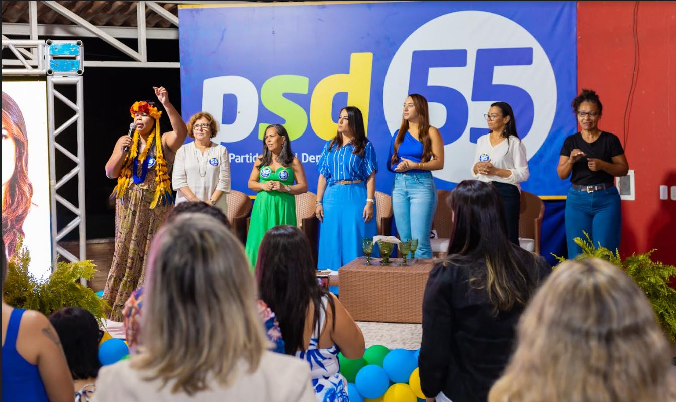 Centenas de mulheres se reúnem em apoio à candidatura de Cláudia à prefeita de Porto Seguro 10