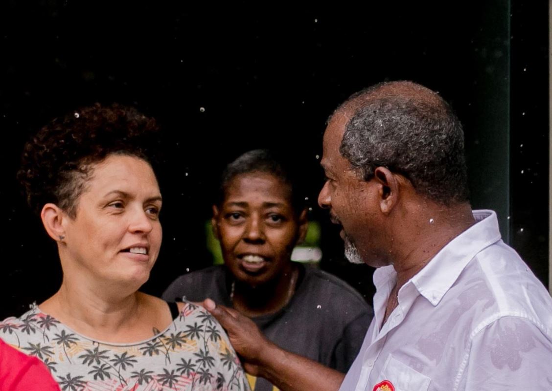 Candidato a Prefeito Professor Iszael lidera grande caminhada com centenas de apoiadores em Santa Cruz Cabrália 27