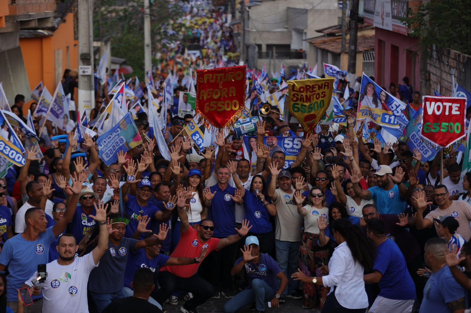 Porto Seguro: Mais de 8 mil pessoas na primeira grande caminhada de Cláudia 10