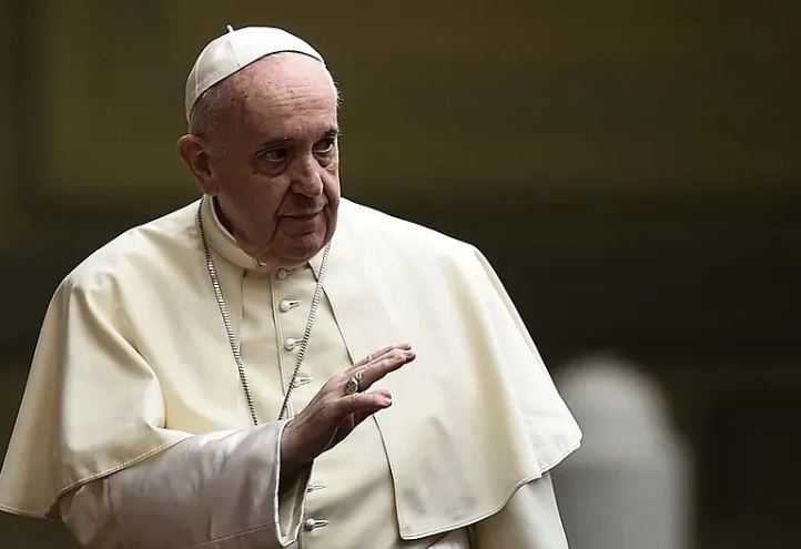 Papa Francisco critica pais de pets: “Não é certo” Papa Francisco critica pais de pets: “Não é certo” 4