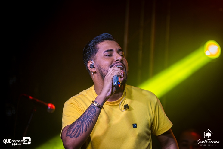 Show de Norberto Curvêllo contagia público na Casa Trancoso durante o Forró Exclusive 110