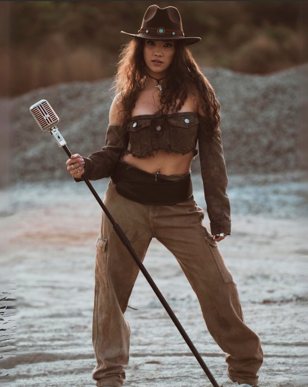 Thauane anuncia o álbum Country Brasil e lança o single “Fica Comigo” 5