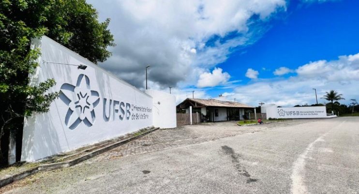 UFSB abre processo seletivo sem exigência do ENEM. Futuro prefeito Iêdo Elias estreita relações com a instituição buscando dar suporte aos alunos belmontenses UFSB abre processo seletivo sem exigência do ENEM. Futuro prefeito Iêdo Elias estreita relações com a instituição buscando dar suporte aos alunos belmontenses 4