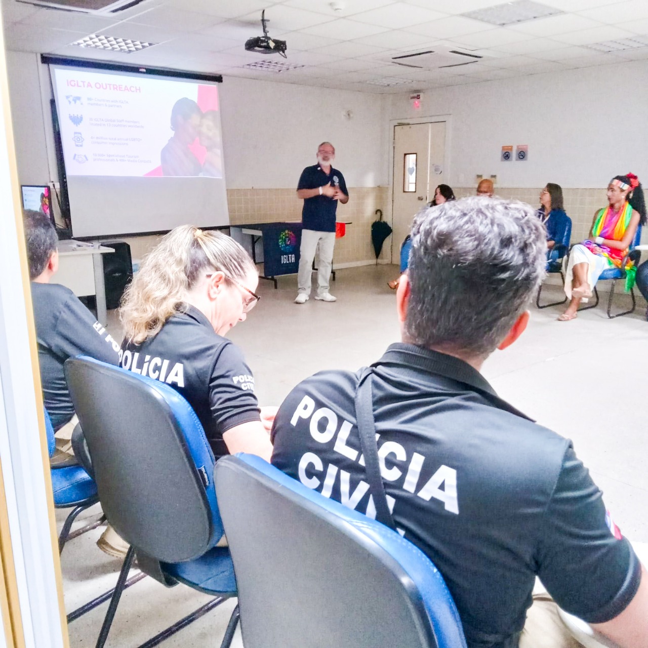 Seminário Turistas LGBT+ visa qualificação para negócios em Porto Seguro 16