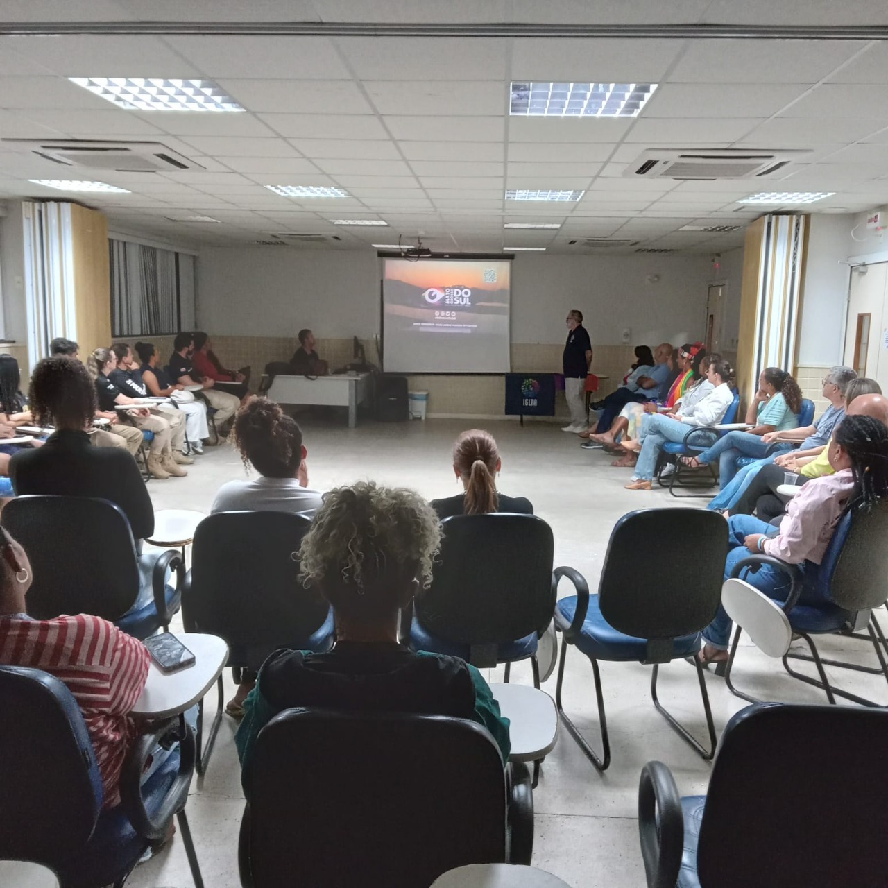 Seminário Turistas LGBT+ visa qualificação para negócios em Porto Seguro 17