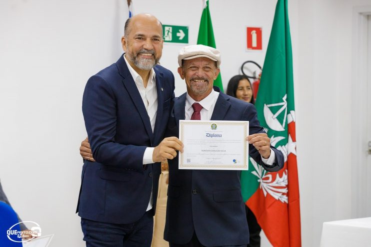 WhatsApp Image 2024-12-17 at 18.27.32 (1) Robério Oliveira e Pastor Bené são diplomados em Eunápolis: "O trabalho está de volta e começa agora", declara prefeito 105