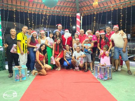 Coral natalino e visita do Papai Noel são as atrações da noite de abertura do Natal das Luzes de Itagimirim 7