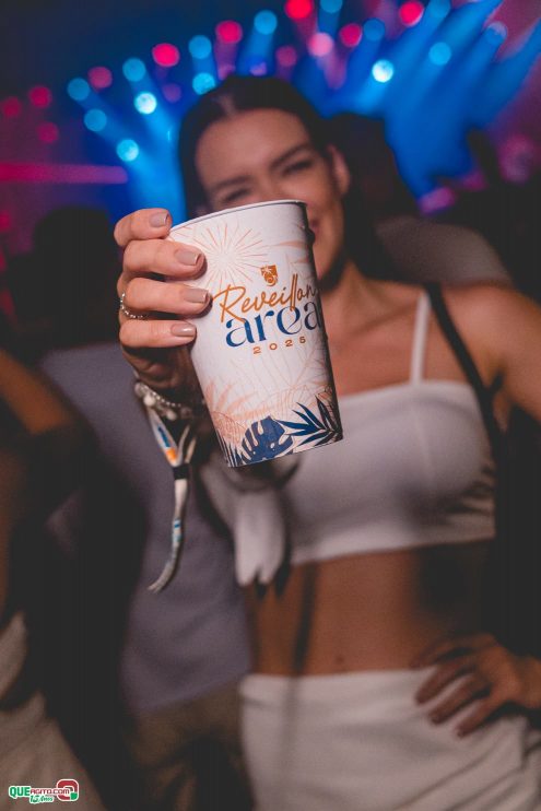 Com ingressos esgotados, o Réveillon 2025 da Área Beach foi um sucesso 902