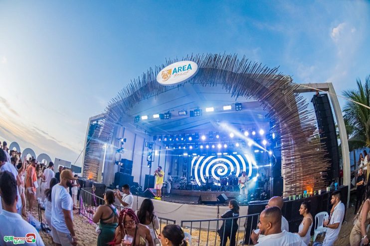 Com ingressos esgotados, o Réveillon 2025 da Área Beach foi um sucesso 1350