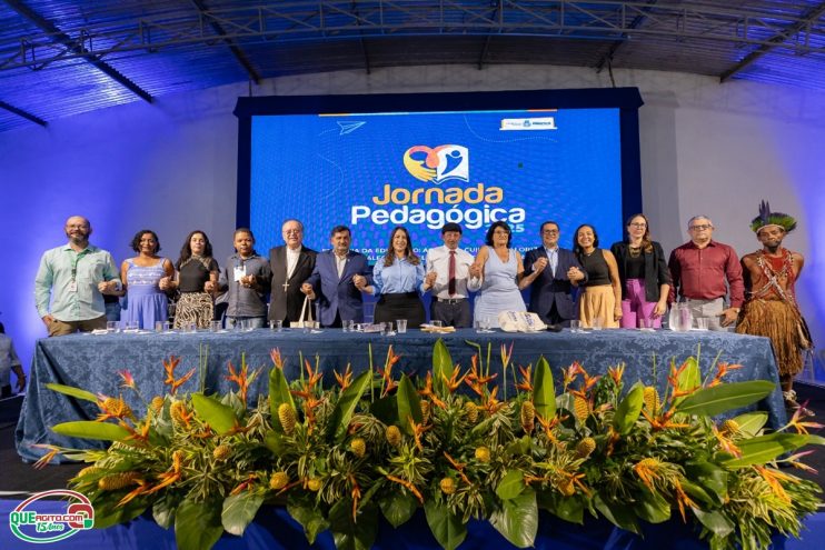 Abertura da Jornada Pedagógica reúne mais de mil e quinhentos profissionais da educação em Eunápolis 122