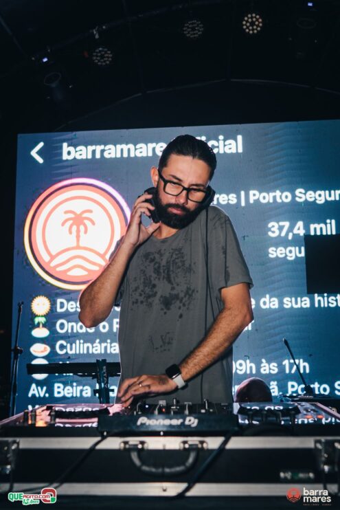 JBR Cantor agita o Luau Barramares com muito axé e energia contagiante 86