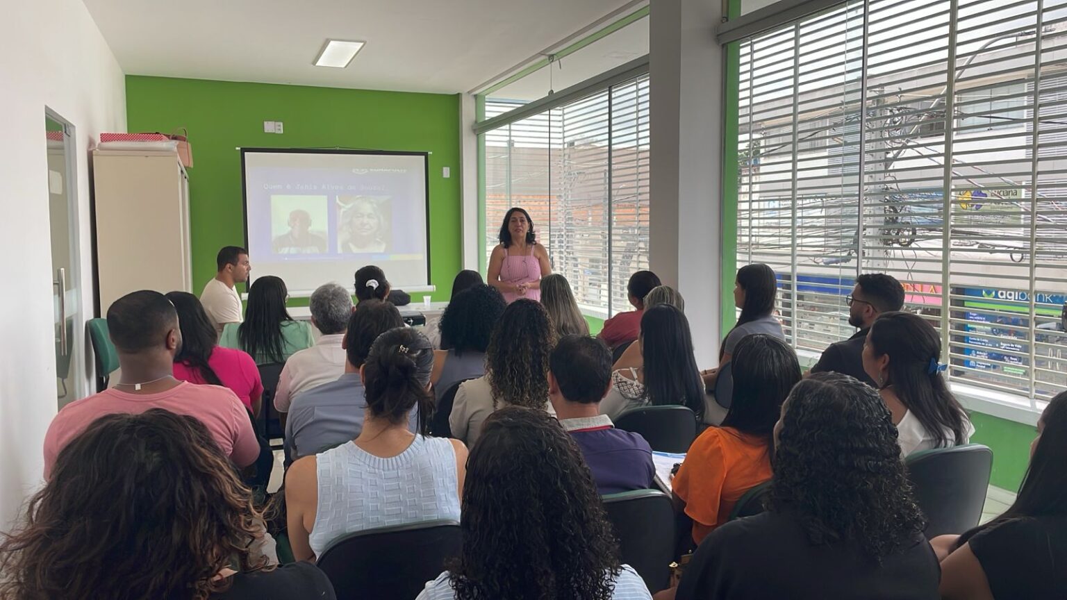 Prefeitura de Eunápolis promove capacitação para servidores com foco na modernização dos processos de gestão de pessoas 11