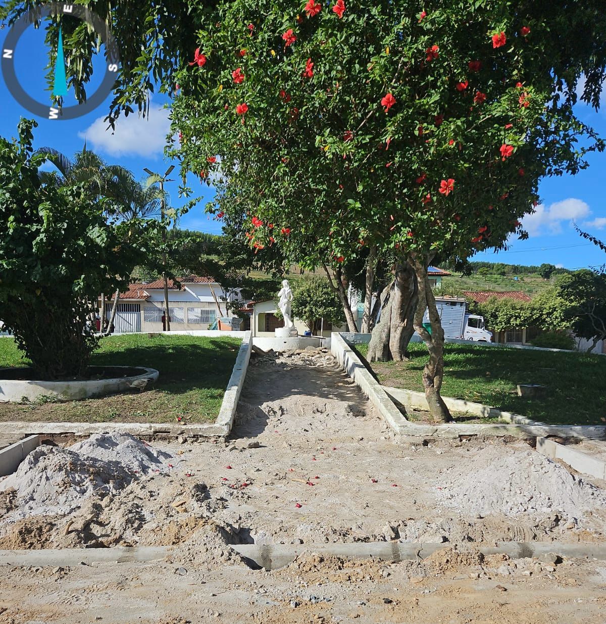 Prefeitura de Eunápolis requalifica praça de Mundo Novo 7