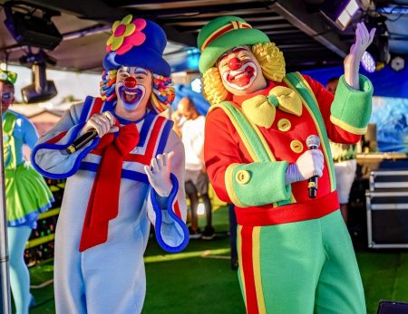 Domingo de Carnaval com Patati Patatá, axé e inclusão em Porto Seguro 13