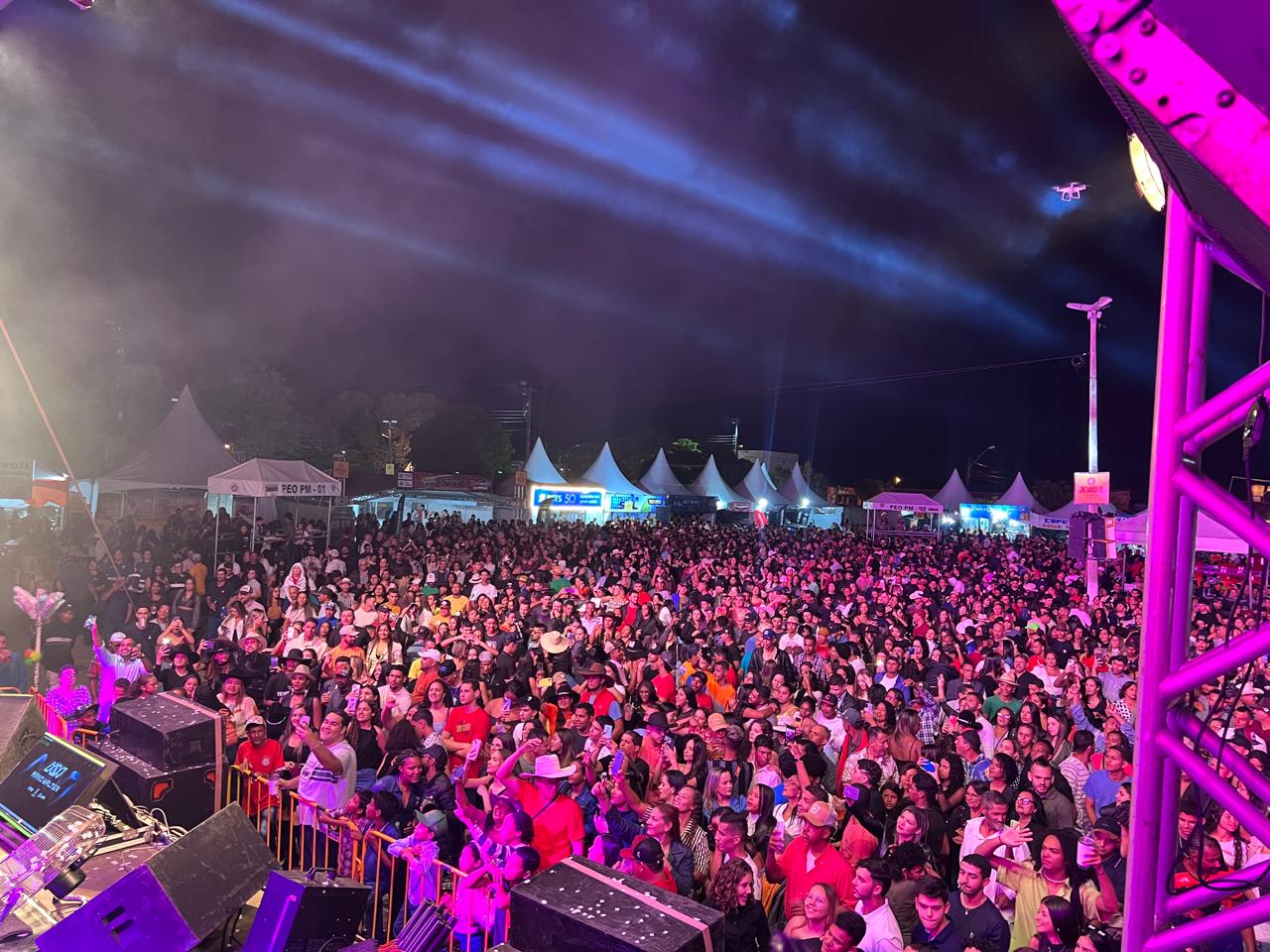Exponhém 2024: Grandes nomes se apresentaram e fizeram do evento um grande sucesso 5