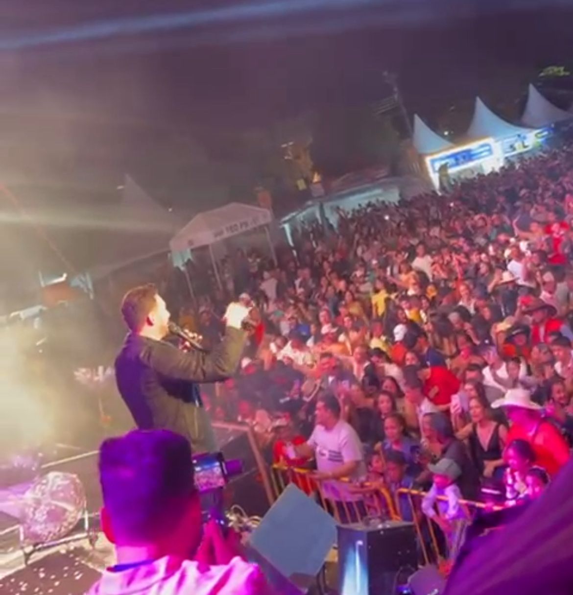 Exponhém 2024: Grandes nomes se apresentaram e fizeram do evento um grande sucesso 7
