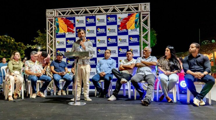 PERSONALIDADE: Raimundo Costa é homenageado com monumento em praça que leva seu nome 20