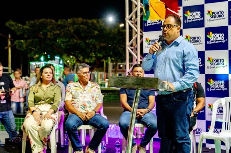 PERSONALIDADE: Raimundo Costa é homenageado com monumento em praça que leva seu nome 11