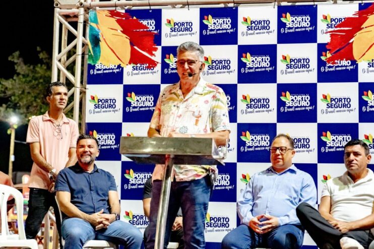 PERSONALIDADE: Raimundo Costa é homenageado com monumento em praça que leva seu nome 19
