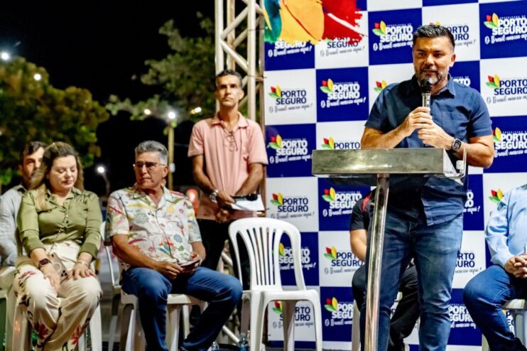 PERSONALIDADE: Raimundo Costa é homenageado com monumento em praça que leva seu nome 18