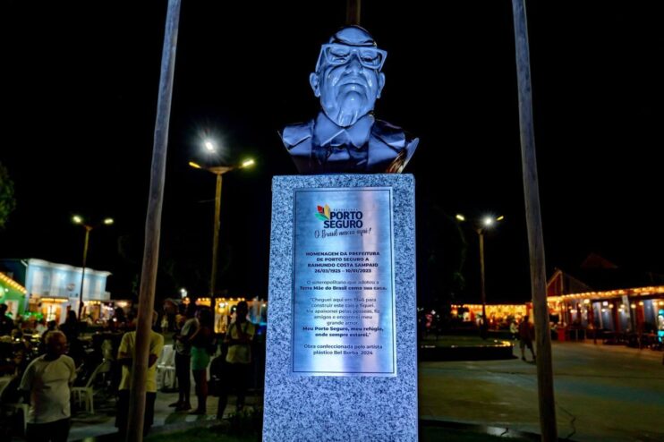 PERSONALIDADE: Raimundo Costa é homenageado com monumento em praça que leva seu nome 13