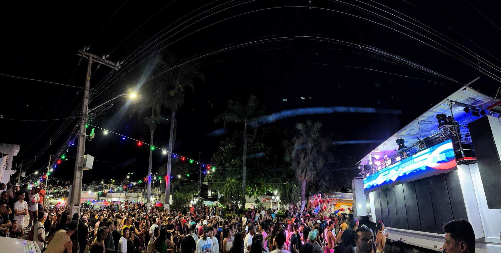 Papazoni agita Encruzilhada com show eletrizante 6