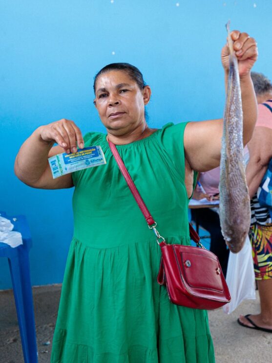 Prefeitura de Eunápolis distribui 20 toneladas de peixe para famílias em situação de vulnerabilidade 10