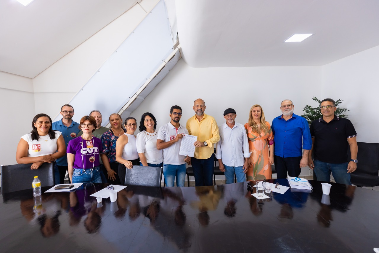 Prefeito Robério propõe aumento de 13,25% para servidores do quadro geral do município 6