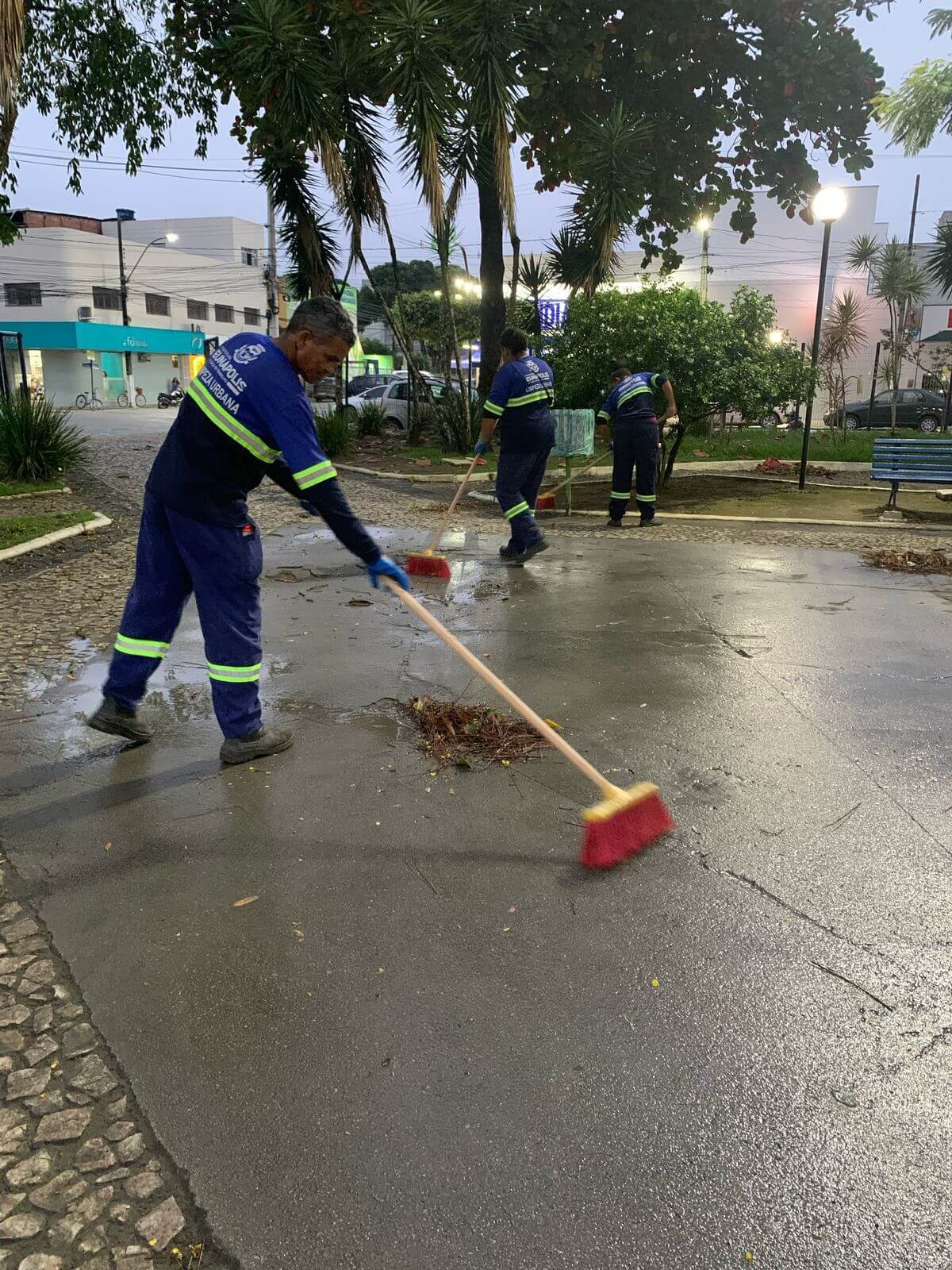 Prefeitura de Eunápolis atua com agilidade para reduzir efeitos das chuvas e ventania 8