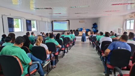 Saúde reúne profissionais em capacitação para intensificar combate à dengue em Eunápolis 9
